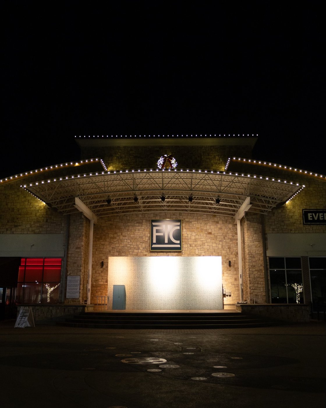 Holiday lighting install by Bright's
