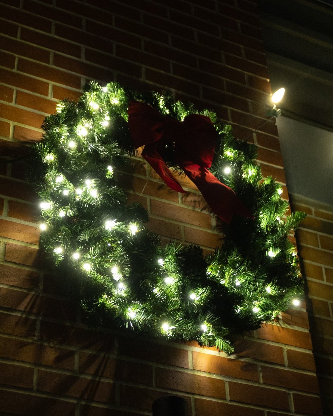 Holiday lighting install by Bright's