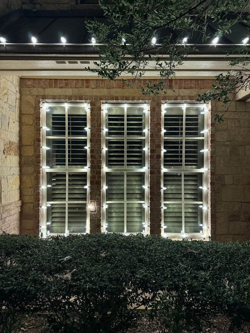 Holiday lighting install by Bright's